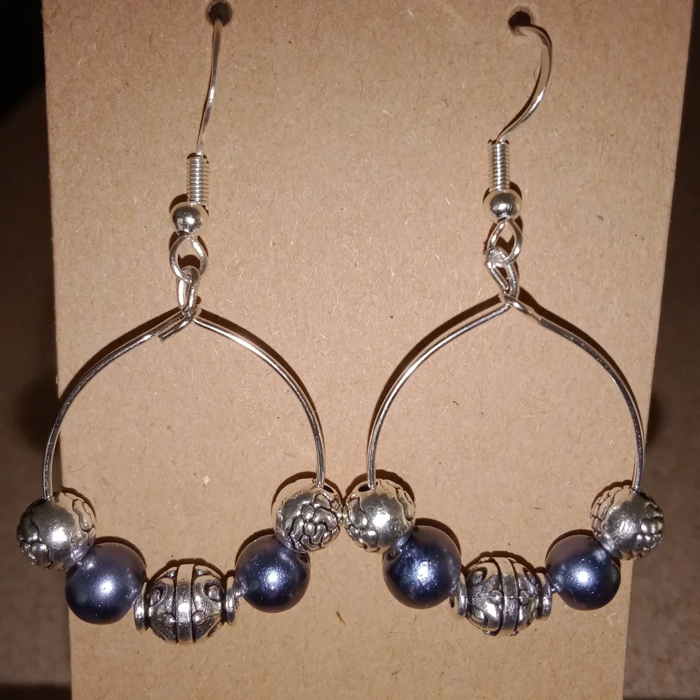Earrings - Picture 1 of 1